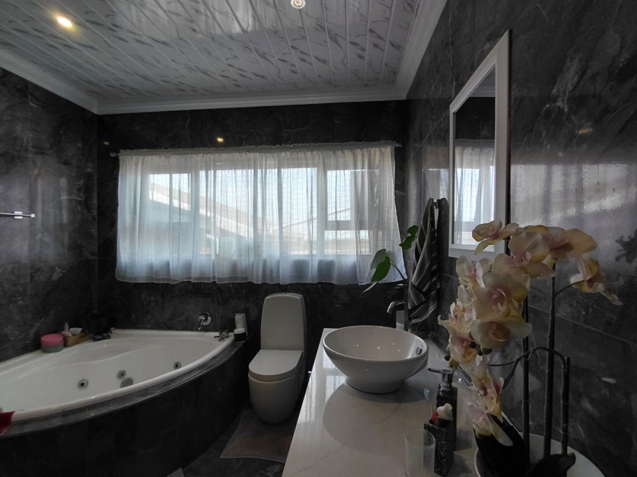 3 Bedroom Property for Sale in C Place Eastern Cape